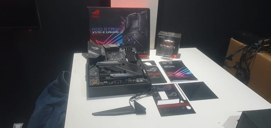 Asus ROG STRIX X570 E Gaming Wifi + Ryzen 7 5800X